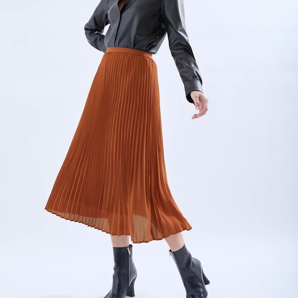 Aritzia Babaton Jude skirt